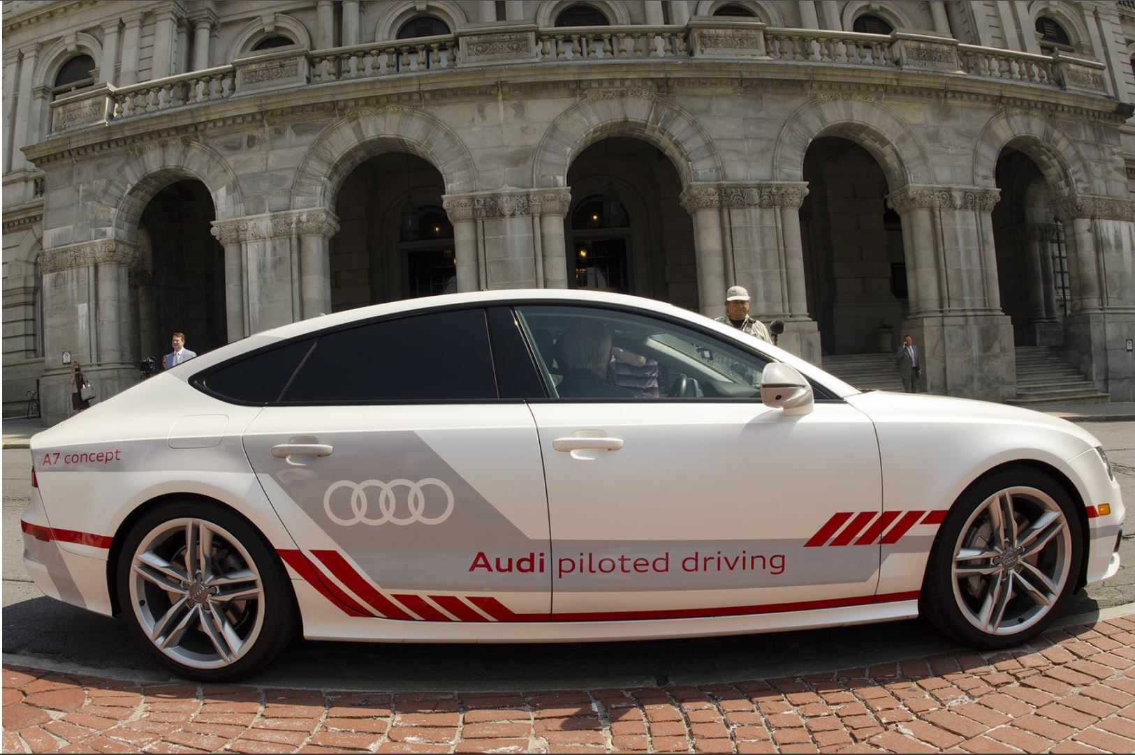 Self-driving vehicle completes first-ever New York test during spin through Albany