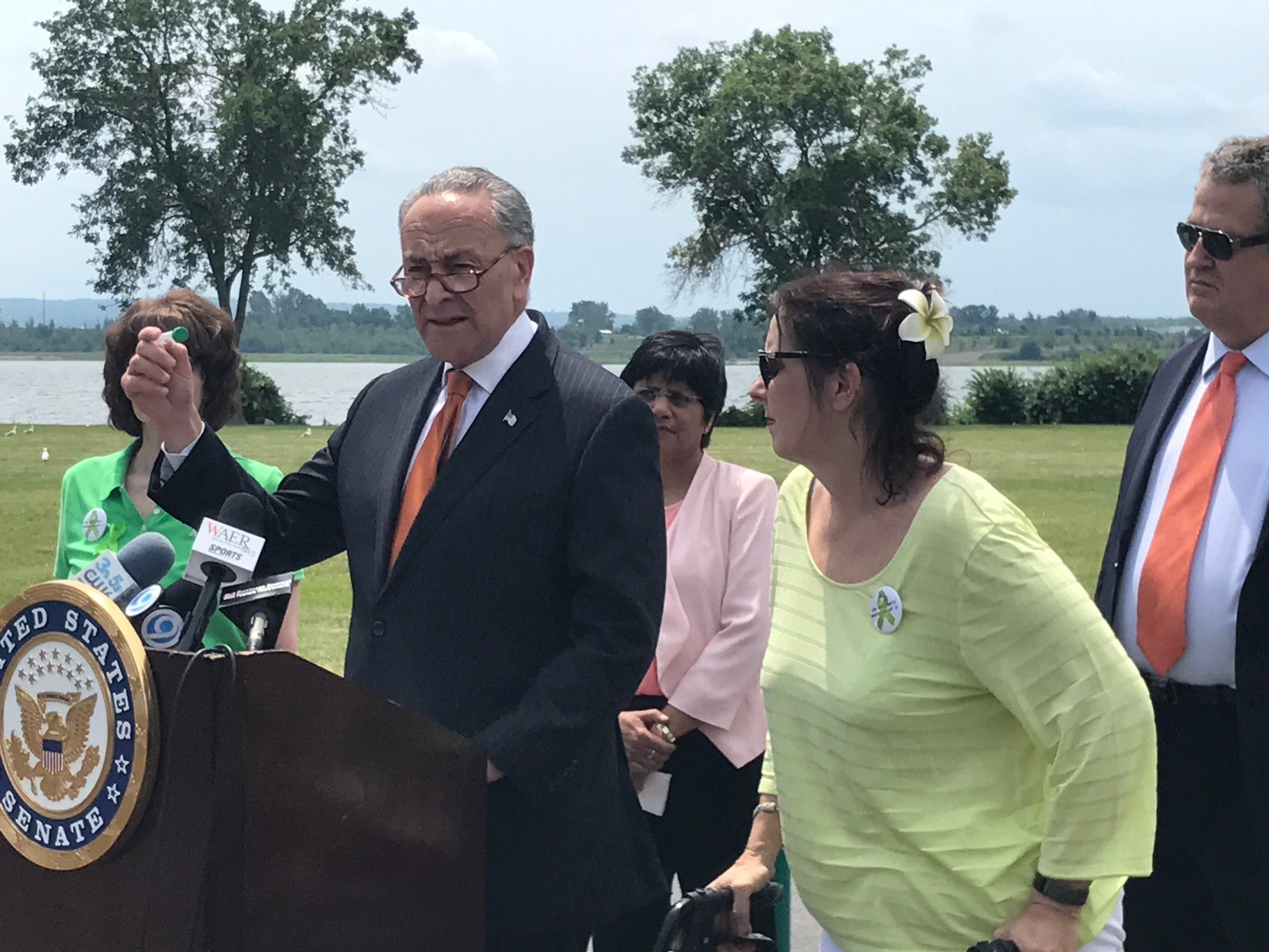 Schumer in Syracuse visit: Feds too slow to stop Lyme disease