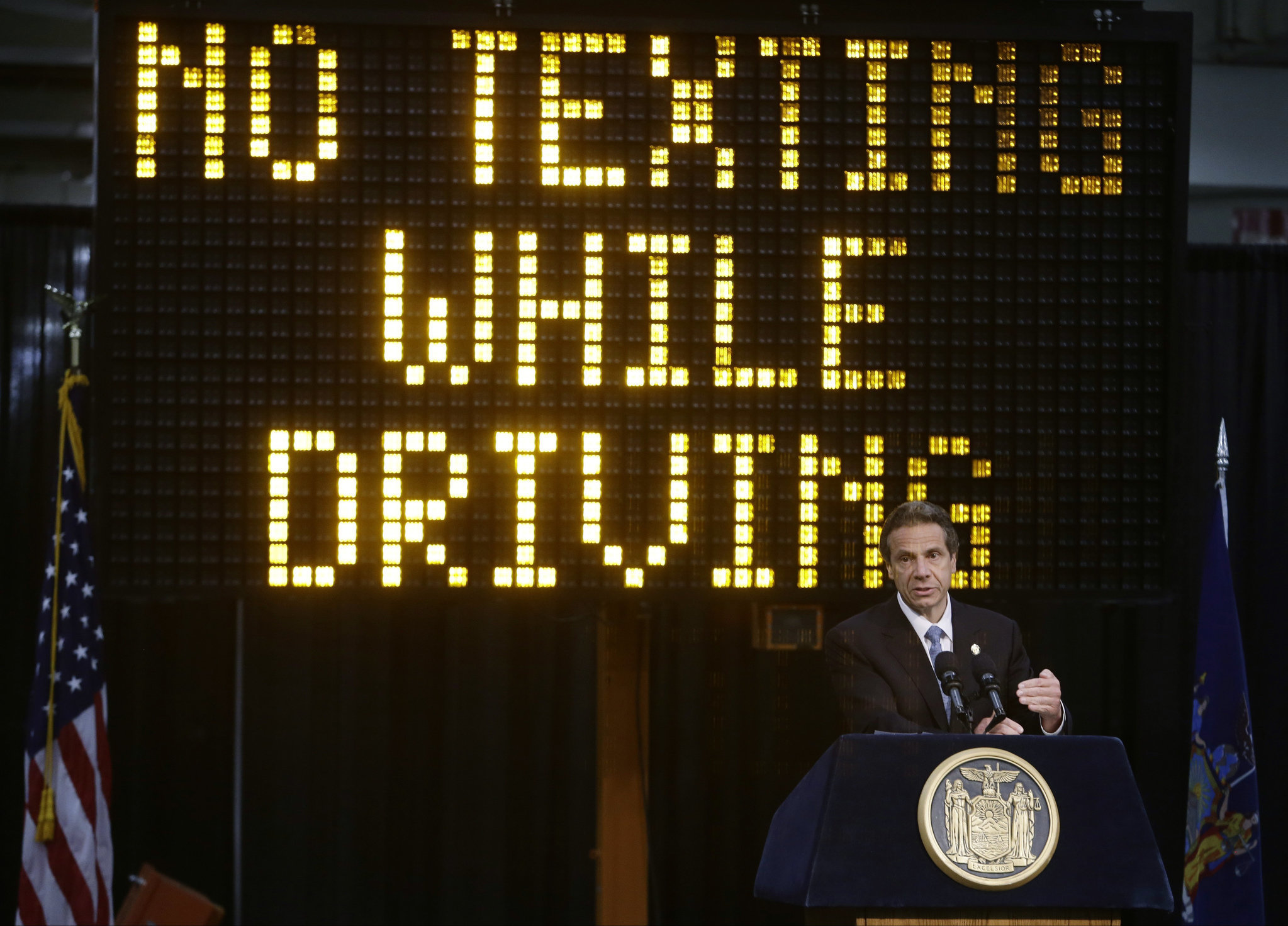 New York eyes 'textalyzer' to bust drivers using phones behind wheel