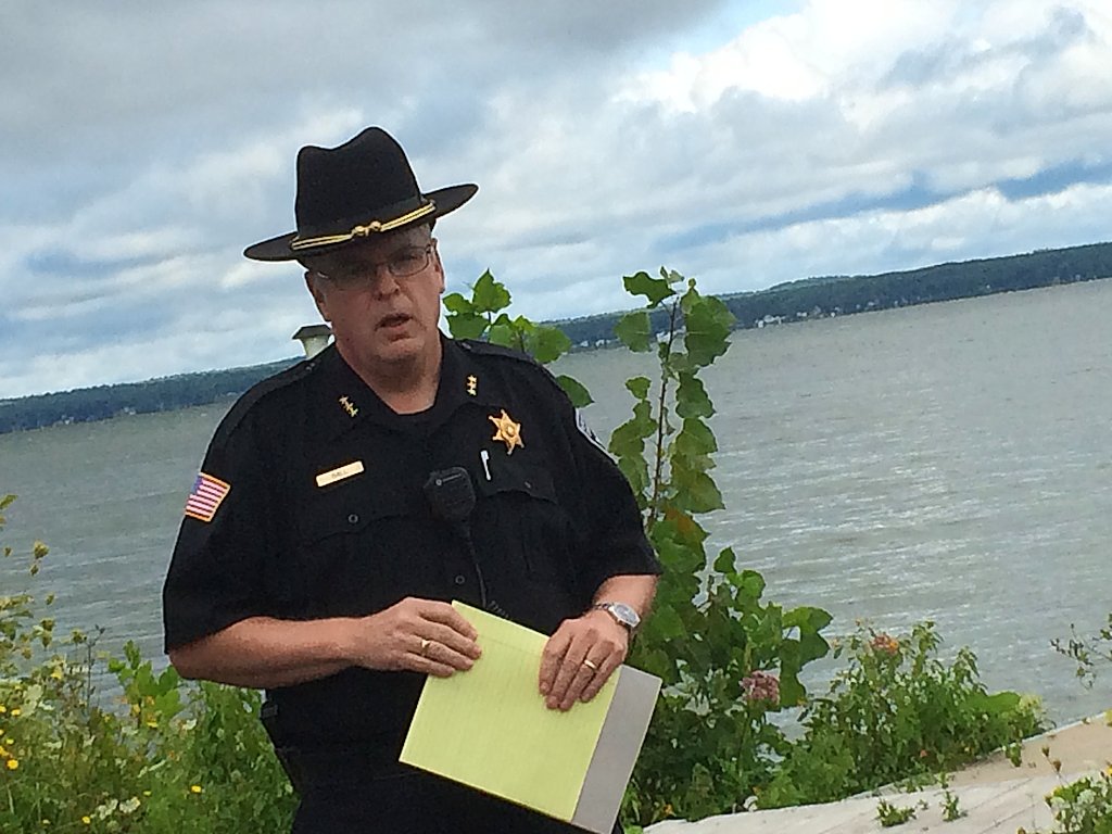 Kayaker found dead in Oneida Lake appears to have sought shelter from storm; mystery deepens