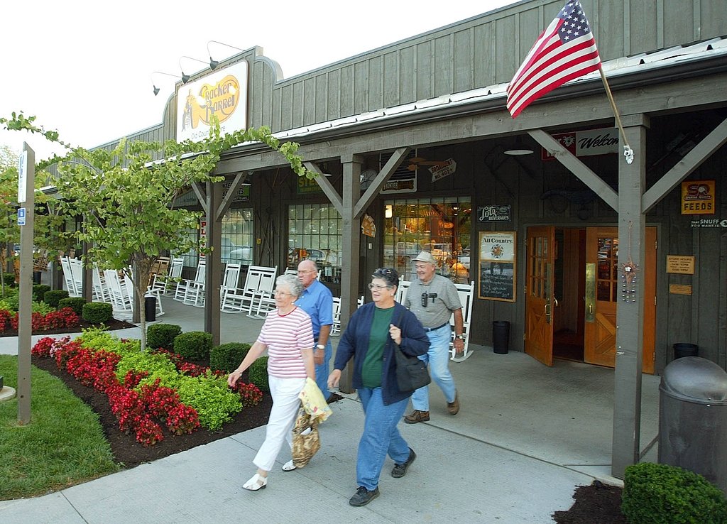 Couple complete 40-year mission to visit every Cracker Barrel in the country