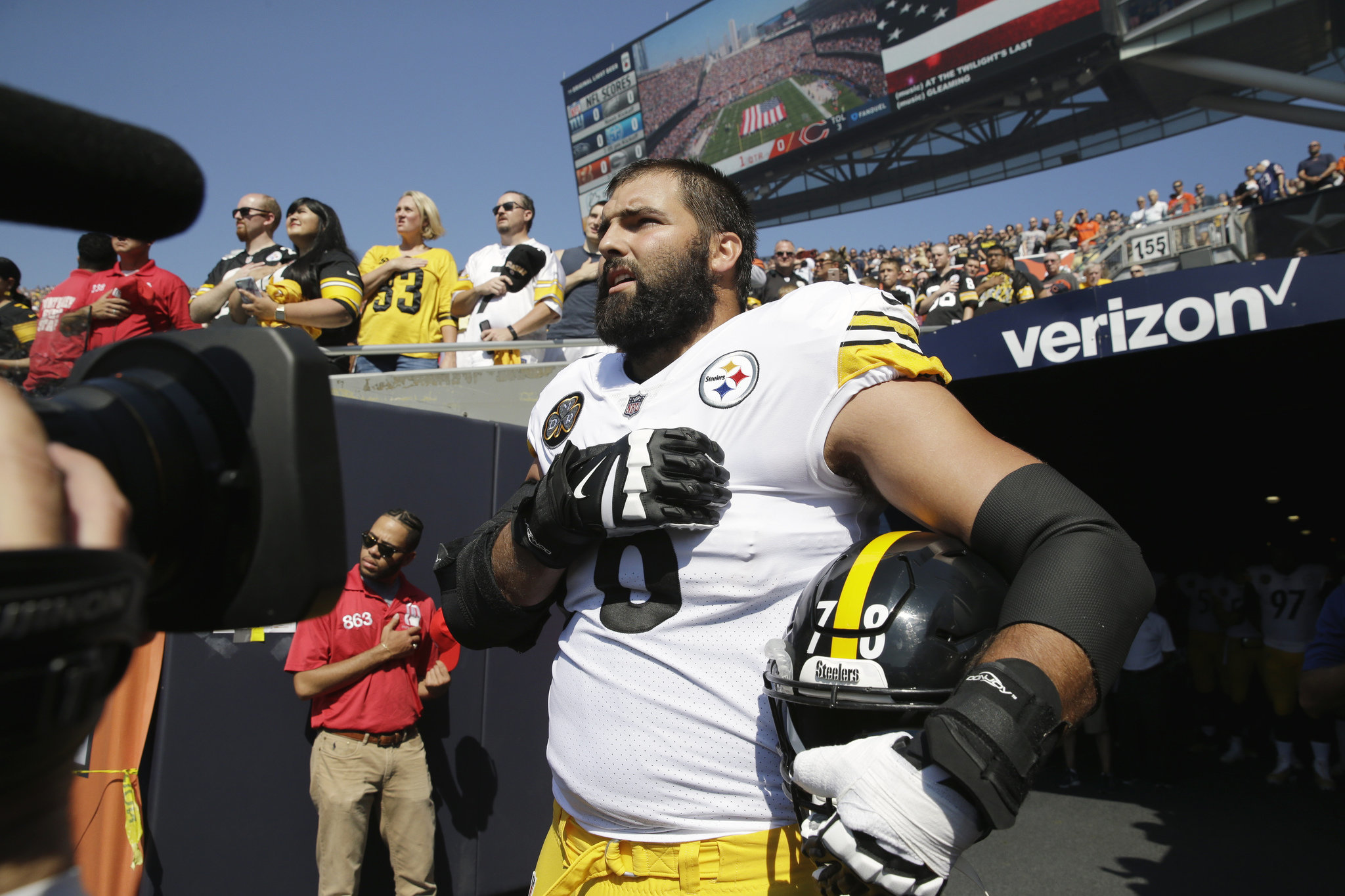 Ex-Fort Drum soldier Villanueva: Standing for anthem without Steelers was mixup