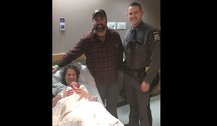 Trooper helps deliver baby in driveway after Upstate NY mom's contractions speed up