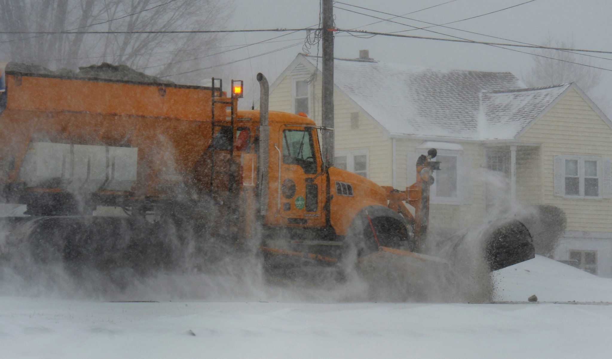 A messy start to Upstate NY Christmas weekend travel with snow, rain, ice