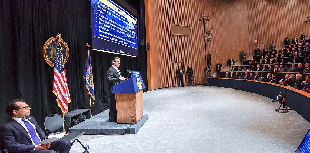 U.S. tax plan to cost NY filers $1.5B on state taxes; Cuomo budget lets that stand