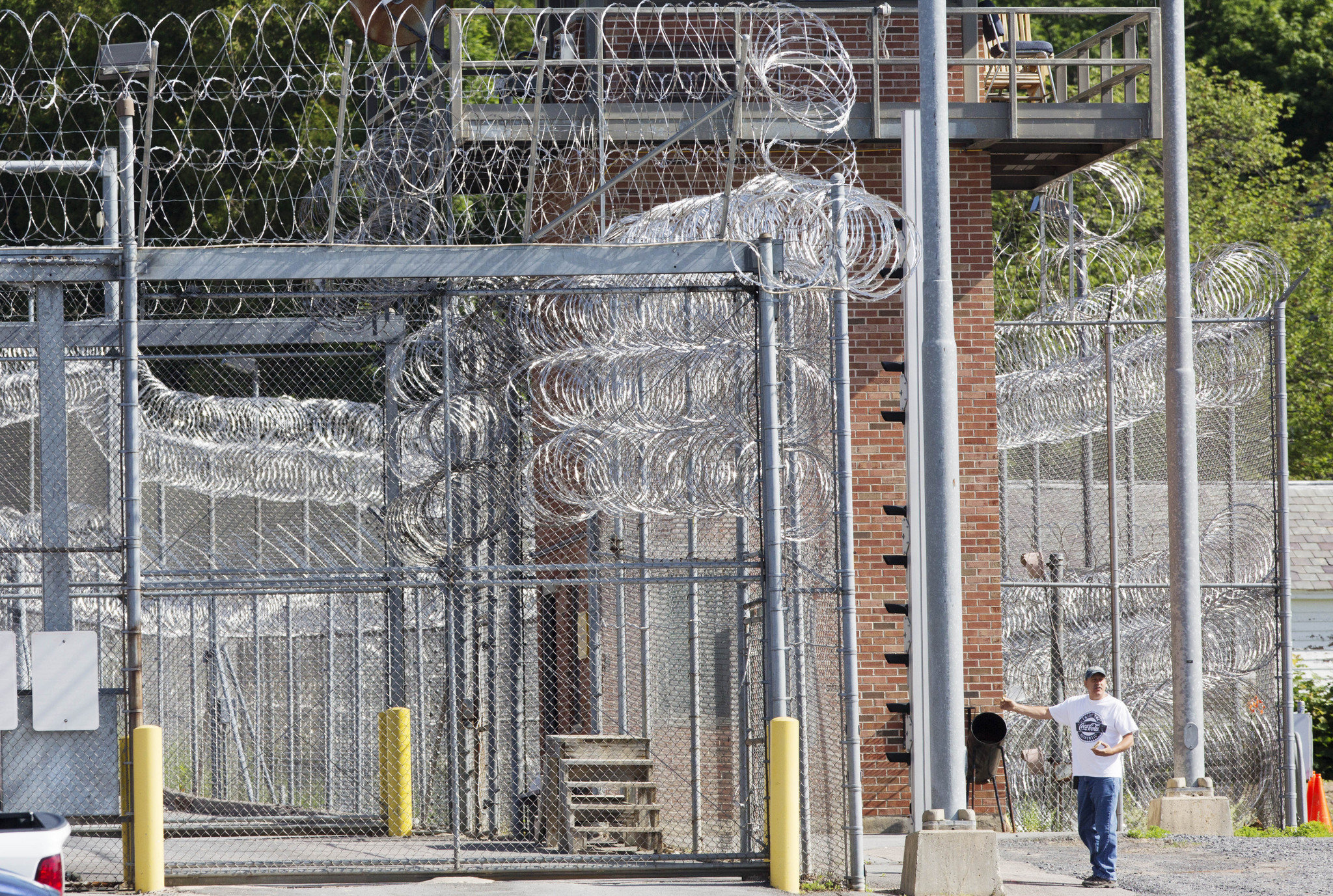 New York state prisoners to get free tablets for education, contacting family