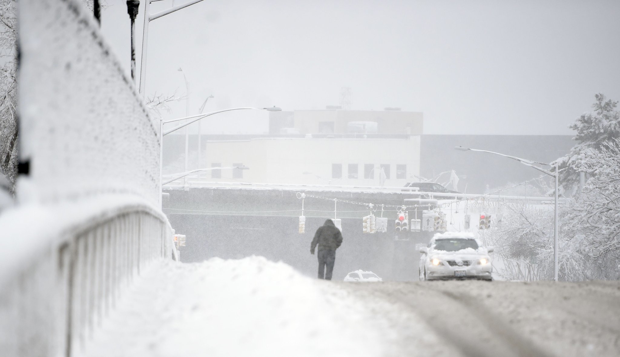 More than 83,000 customers lose power in Upstate NY; over 23,000 outages in CNY