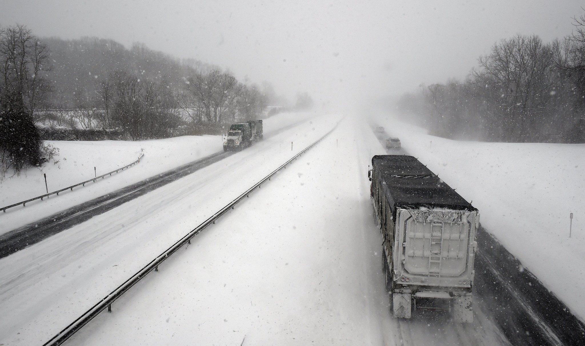 Tractor-trailers, box trucks now banned from NYS Thruway, other highways during storm