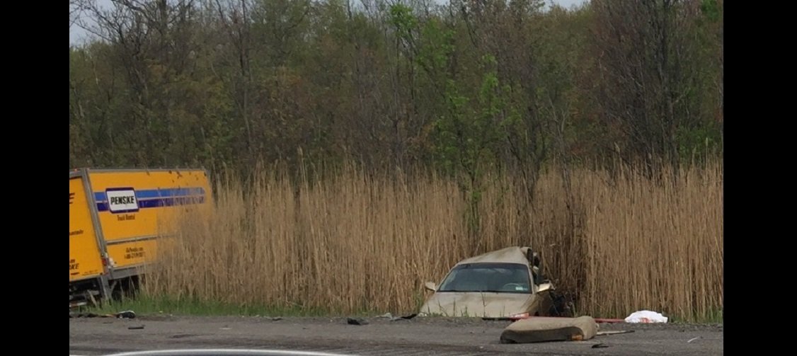 Syracuse man trying to fix car killed when truck veers off NYS Thruway, hits his car