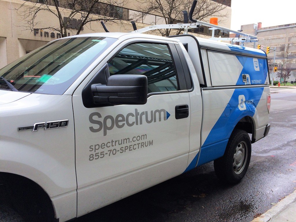 Cuomo accuses Charter of making false claims about cable network buildout