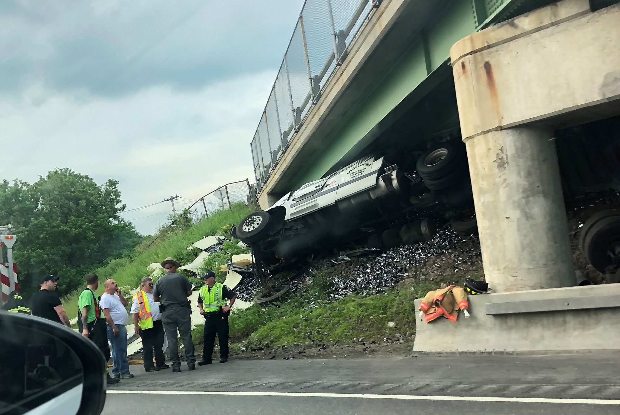 Troopers ID Florida man killed in tractor-trailer crash on Thruway near Utica