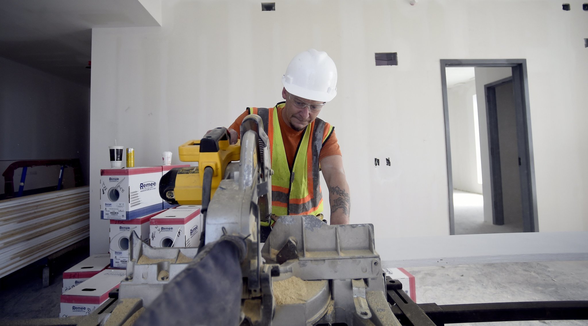 Which U.S. region has lowest unemployment? Compare 388 places