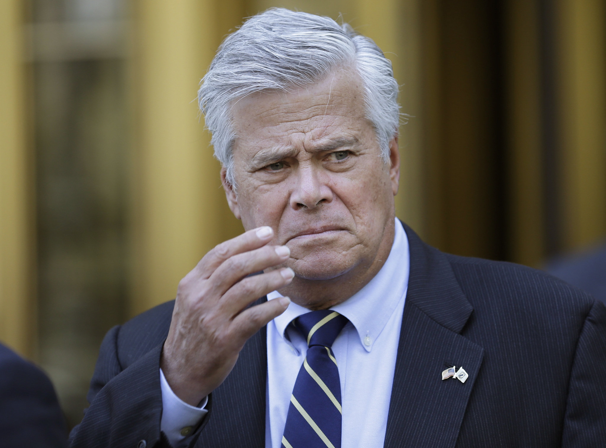 Prosecutor accuses ex-New York Senate leader Dean Skelos of 'shakedown'