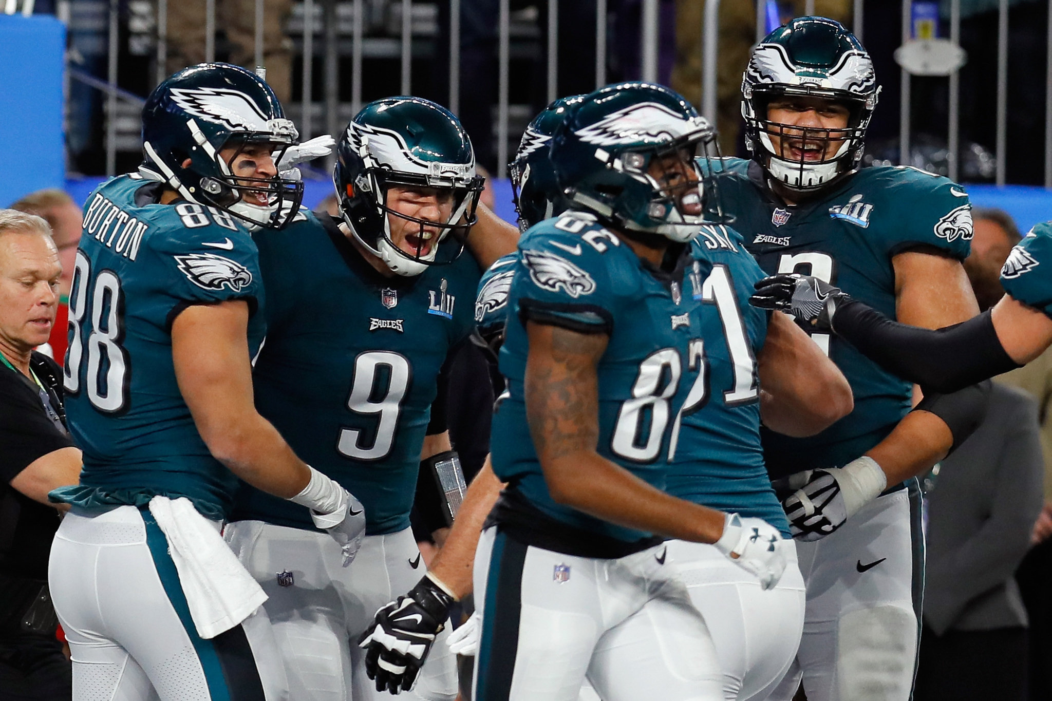 Nick Foles, Corey Clement power Eagles to Super Bowl victory 41-33 over New England Patriots | Studs and Duds