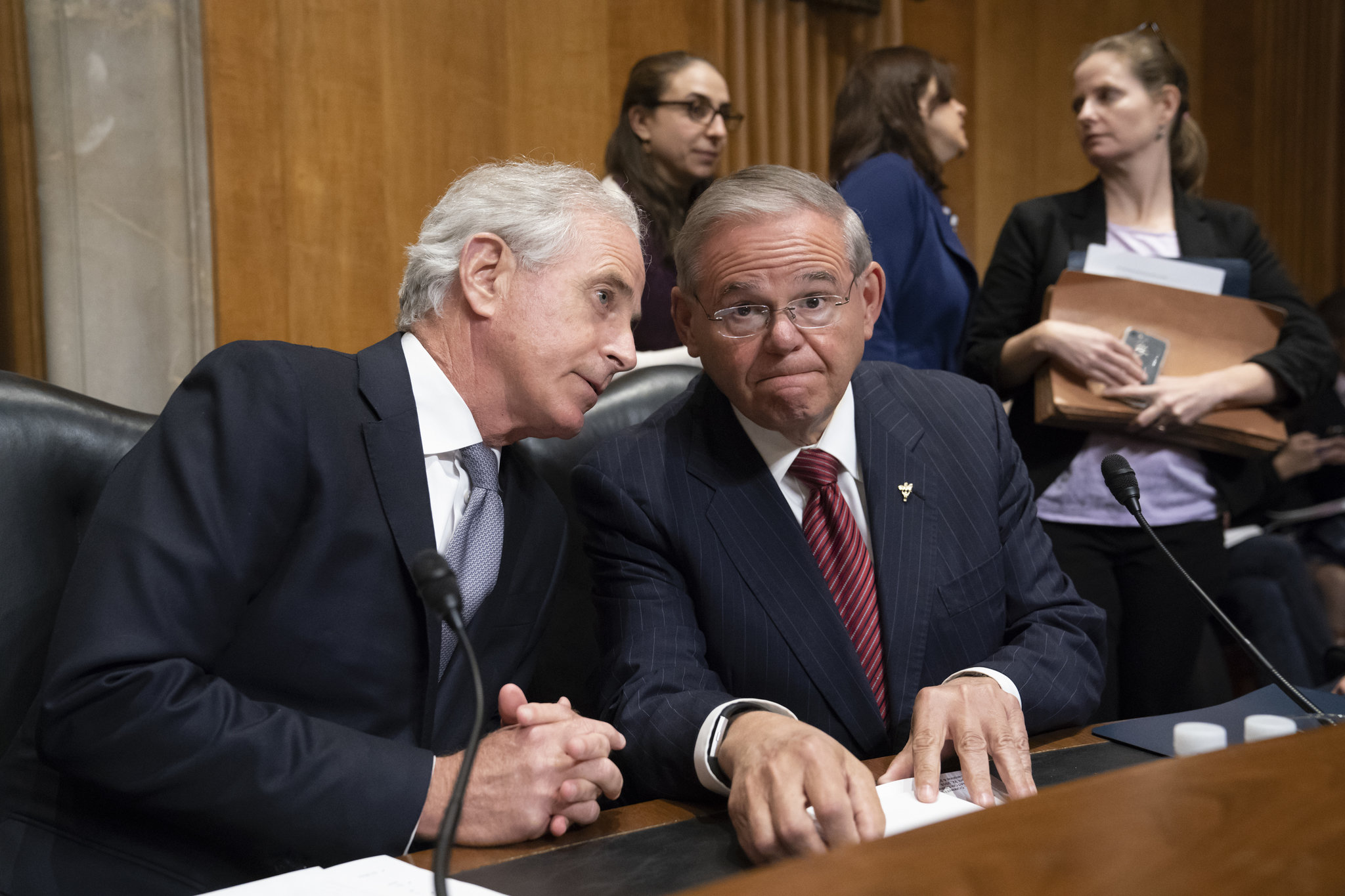 Senate panel votes to recommend Mike Pompeo as secretary of state with help from Rand Paul