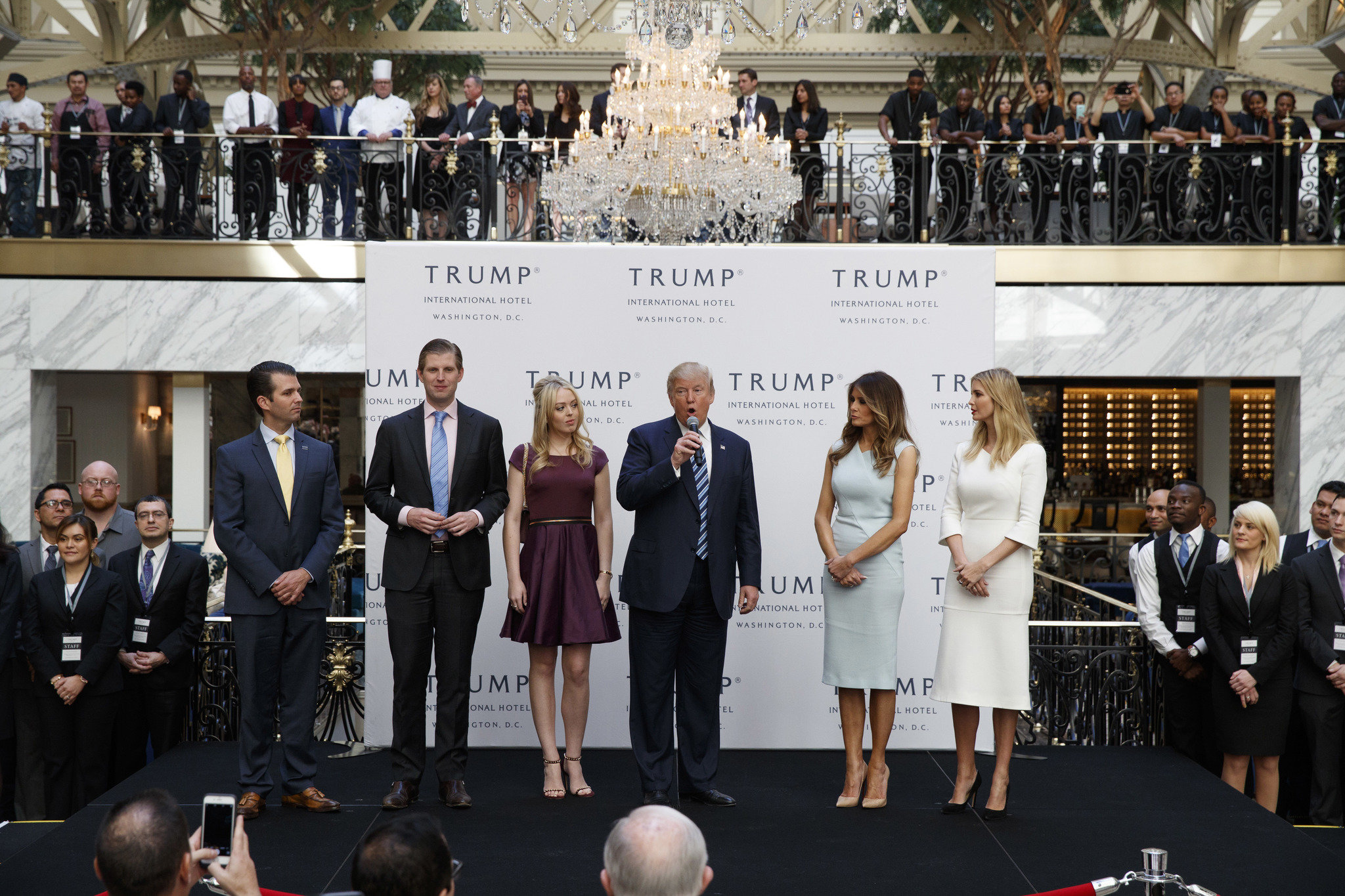 Donald Trump faces 3 possible conflicts if he keeps businesses, say ethics experts