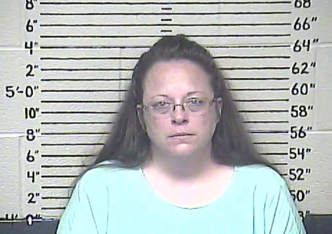 Kentucky clerk who denied gays marriage licenses appeals order putting her in jail
