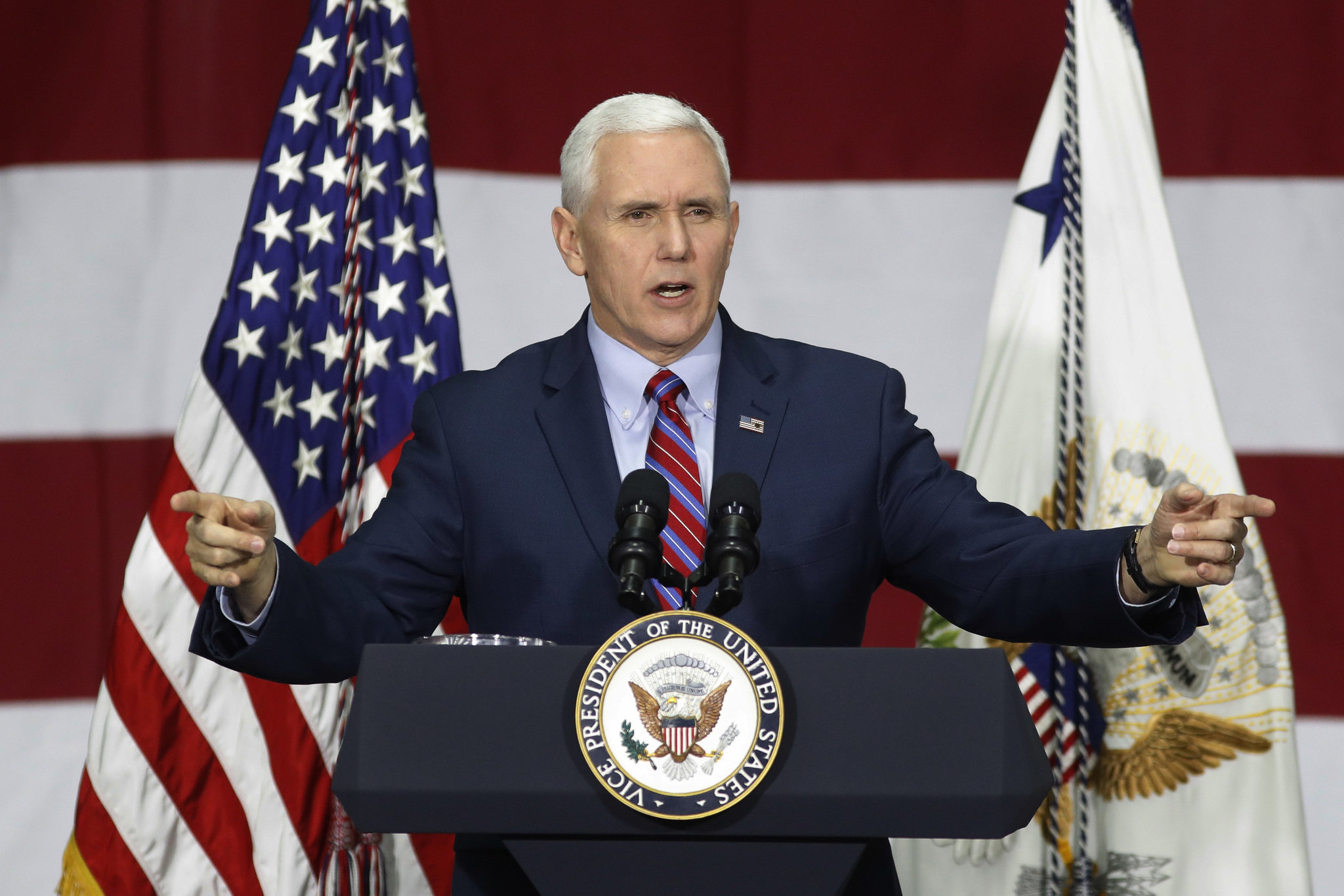 White House officials attempt to resuscitate failed health care bill with late offer