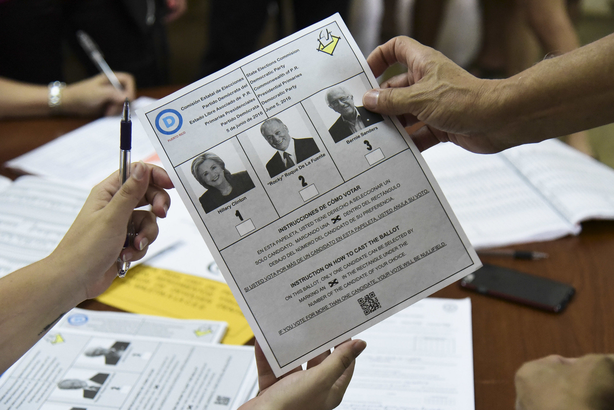 Puerto Rico primary: Clinton beats Sanders