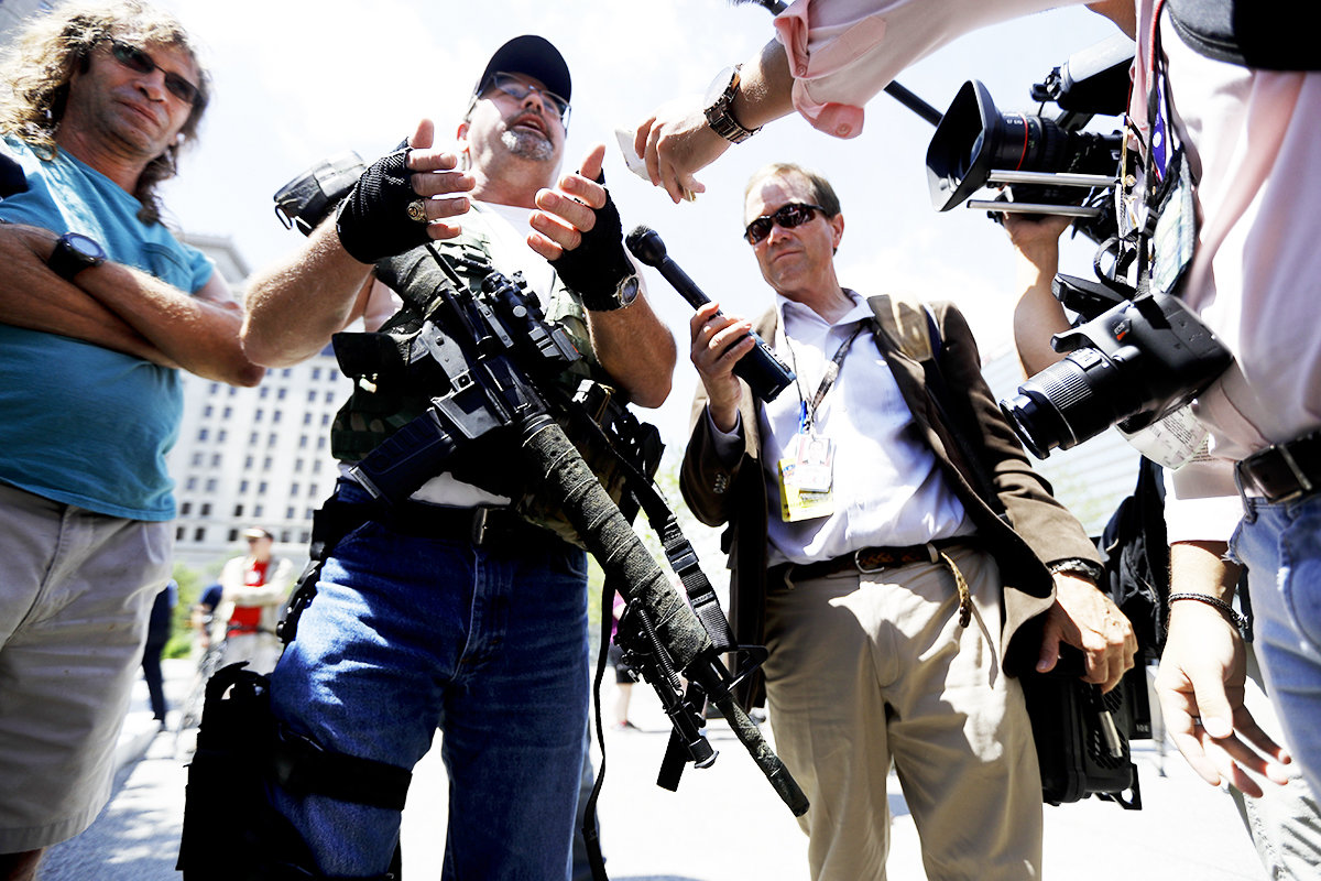 People are openly carrying guns at the RNC: Should that be allowed?