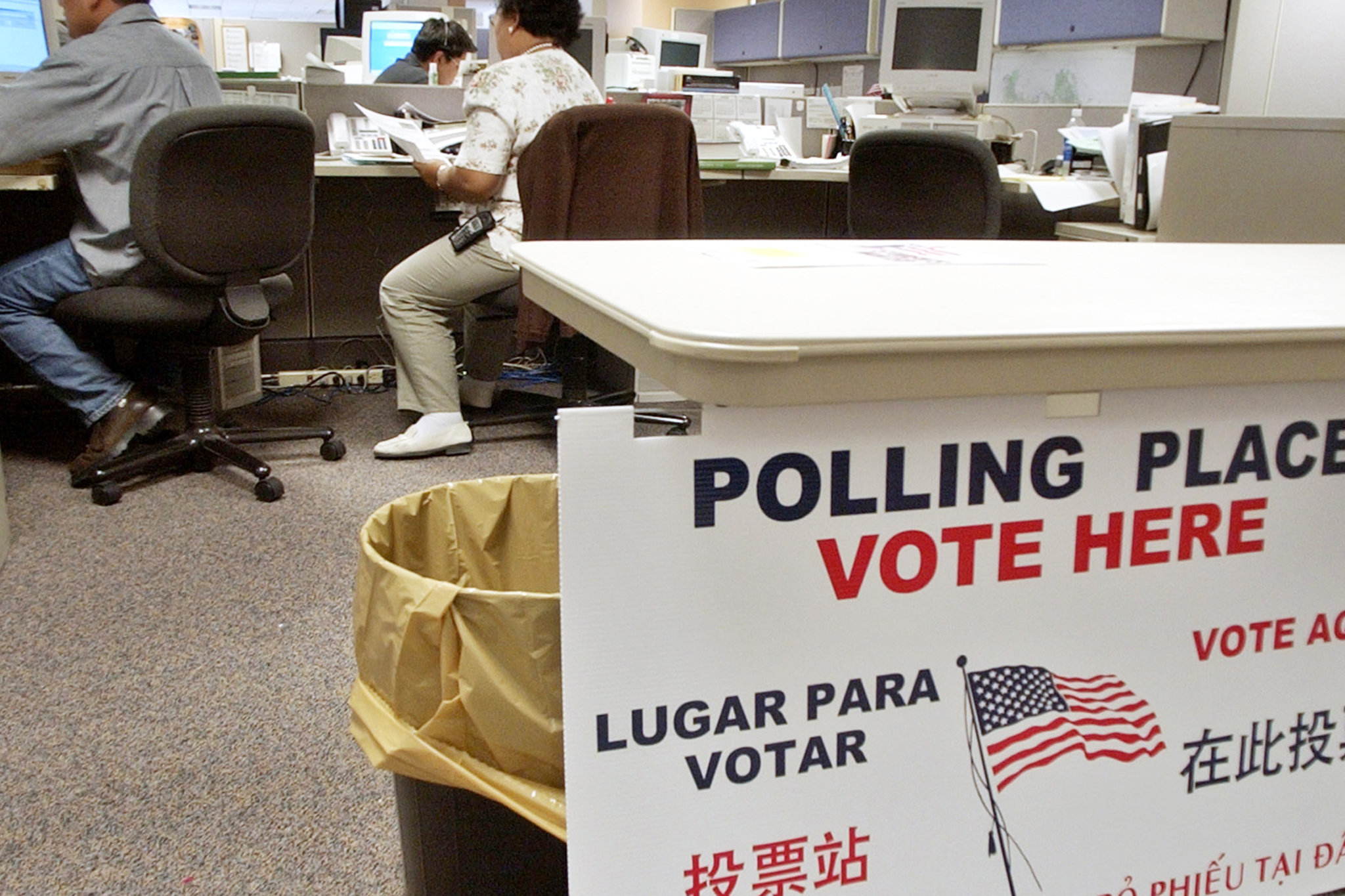 Should immigrants be required to speak English to enter the US?