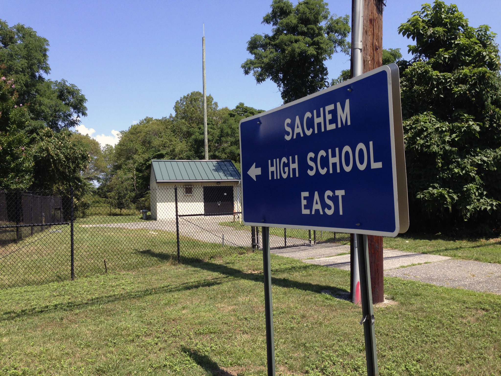NY high school football player dies when log falls on him during Navy SEALs-style drill