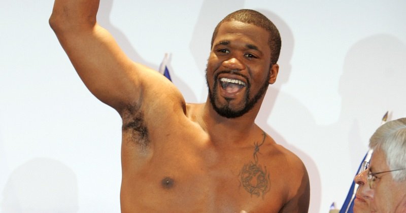 Ex-boxing champ O'Neil Bell shot to death in Atlanta as he's robbed getting off bus