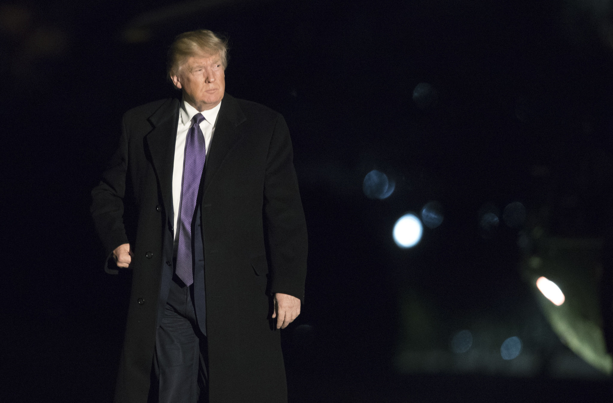 Donald trump s latest approval ratings president s numbers hit new low